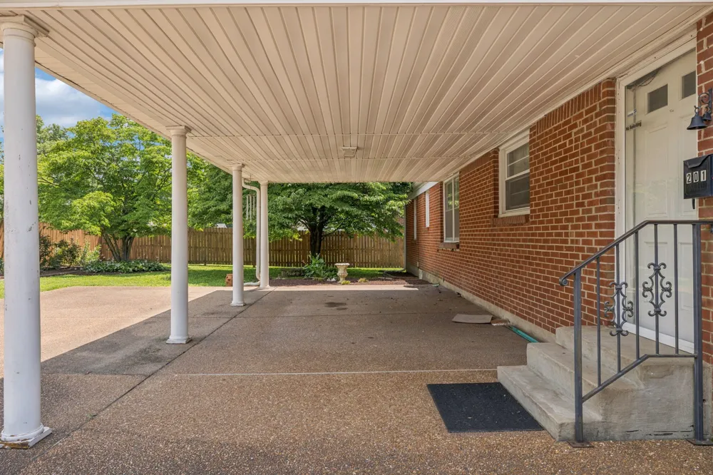 201 Avondale Dr Franklin, TN 37064