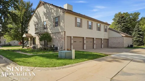 35114 Bay Circle Circle