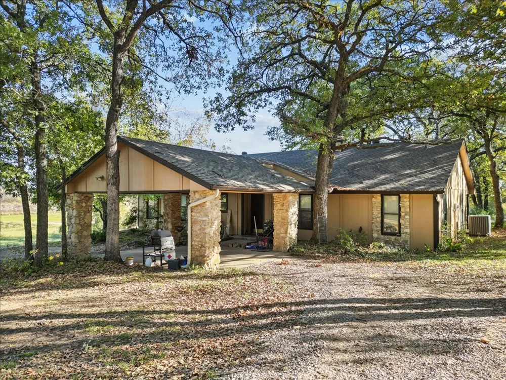 8123 Hilltop Road Argyle, TX 76226