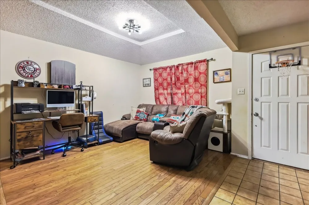 8123 Hilltop Road Argyle, TX 76226