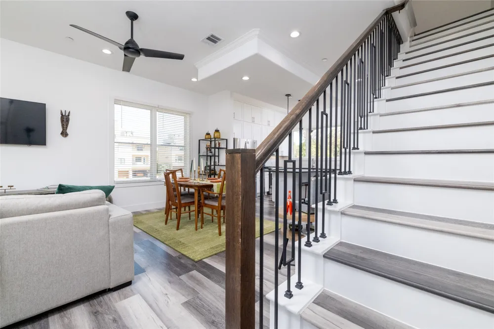 449 S Rayner Street Fort Worth, TX 76111