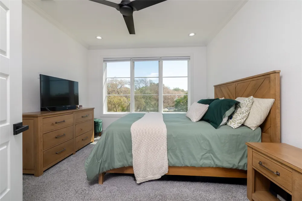 449 S Rayner Street Fort Worth, TX 76111