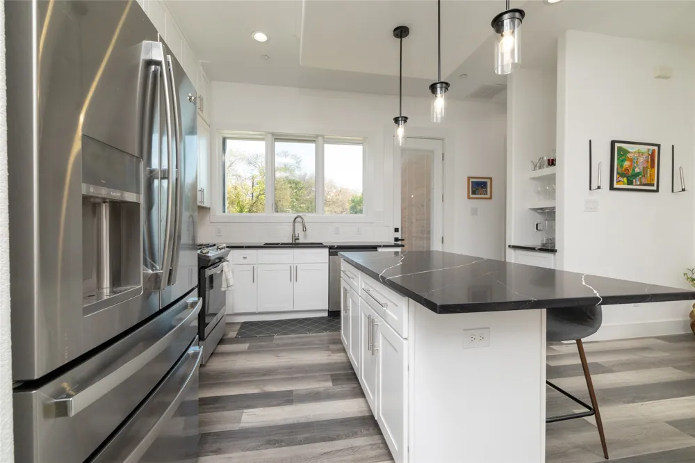 449 S Rayner Street Fort Worth, TX 76111