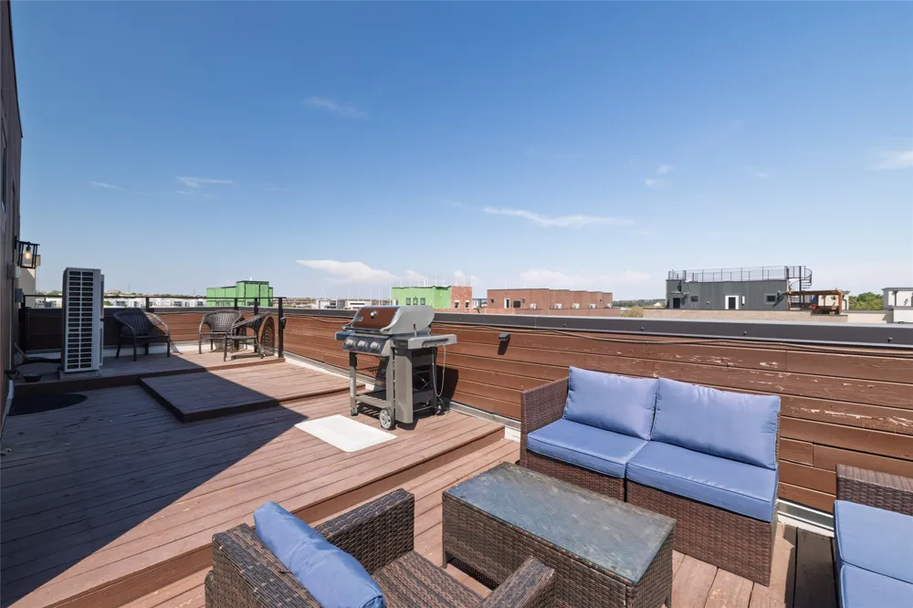 449 S Rayner Street Fort Worth, TX 76111