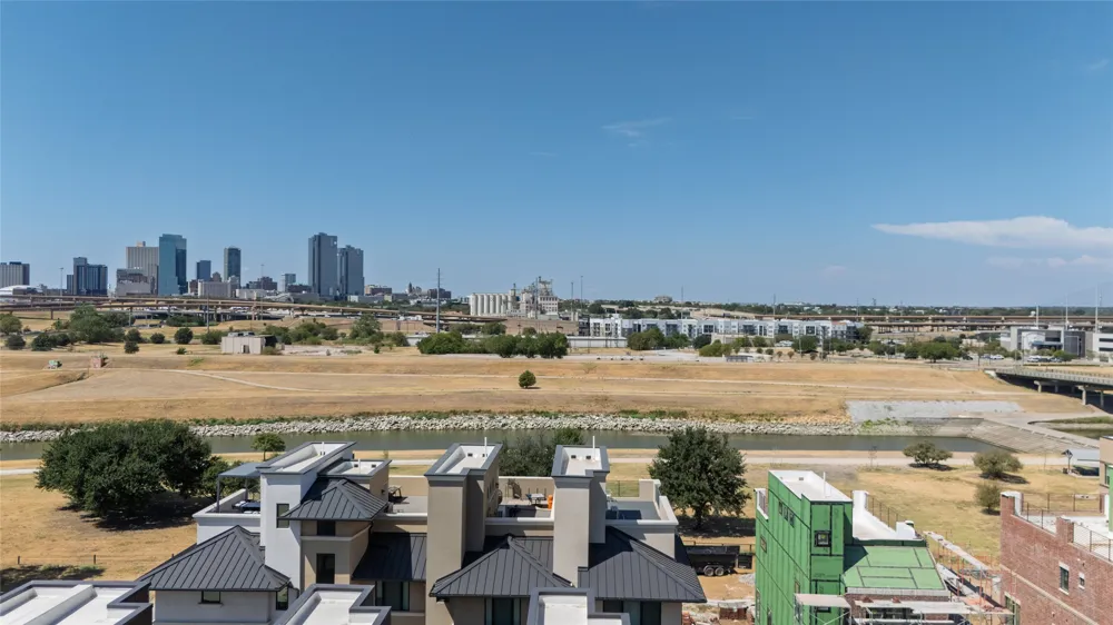 449 S Rayner Street Fort Worth, TX 76111