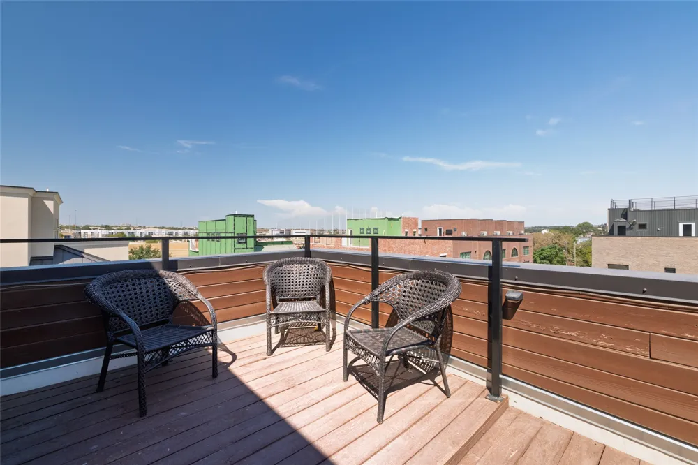 449 S Rayner Street Fort Worth, TX 76111