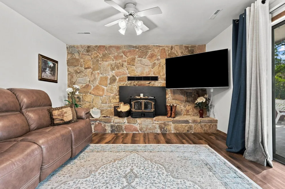 2126 County Road 1450 Bonham, TX 75418