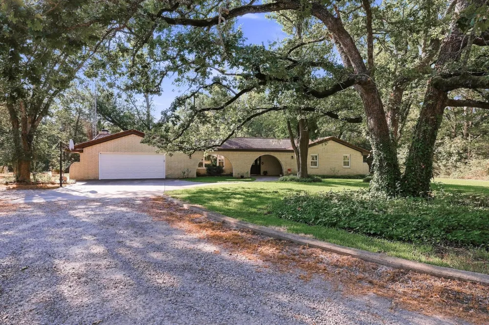 2126 County Road 1450 Bonham, TX 75418