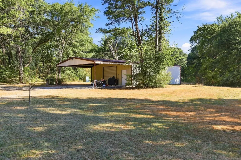 2126 County Road 1450 Bonham, TX 75418