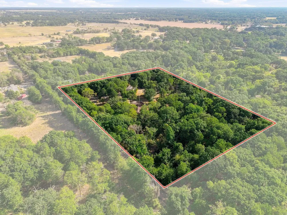 2126 County Road 1450 Bonham, TX 75418