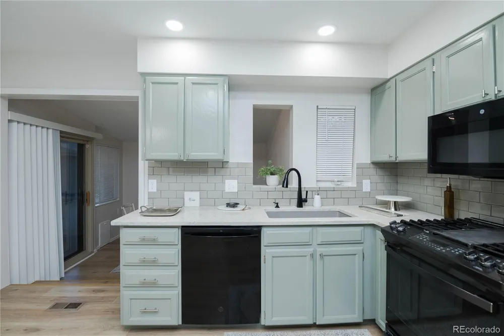 1961 S Ivory Way Aurora, CO 80013