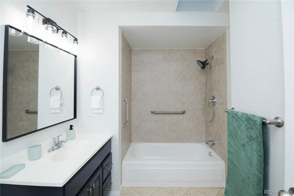 1961 S Ivory Way Aurora, CO 80013