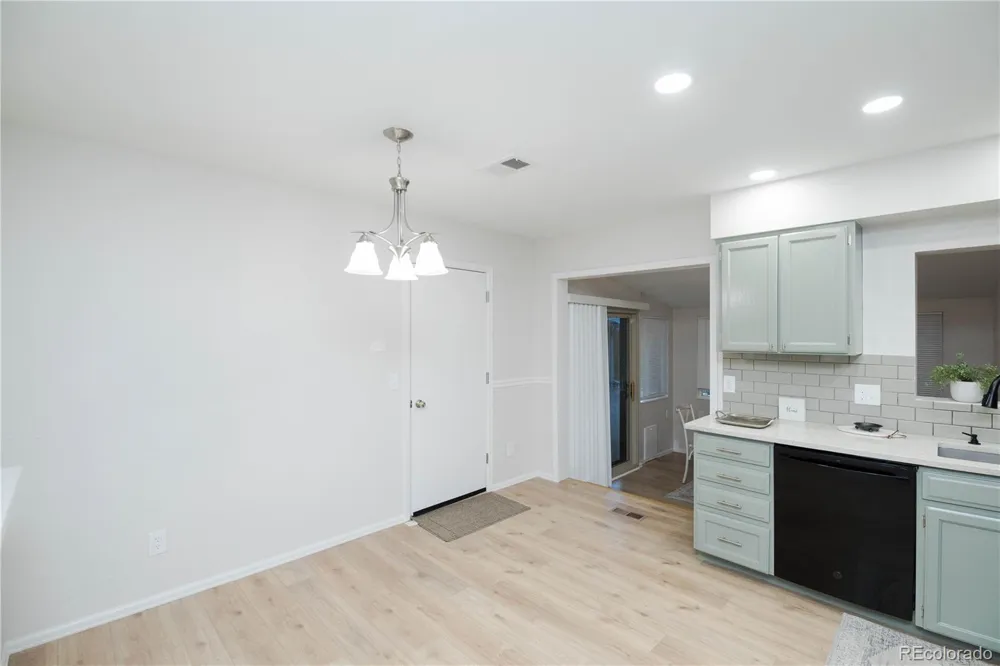 1961 S Ivory Way Aurora, CO 80013
