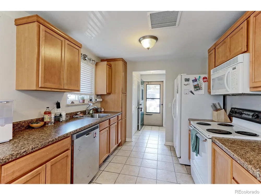 7136 Otis Street Arvada, CO 80003
