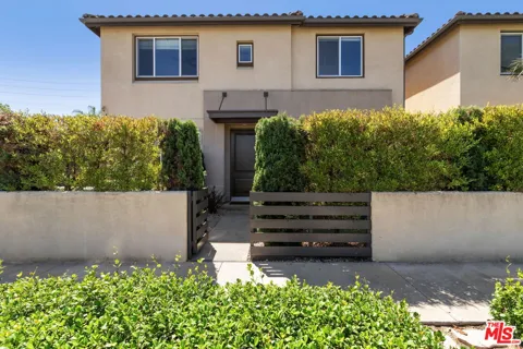 5816 W 85th Place