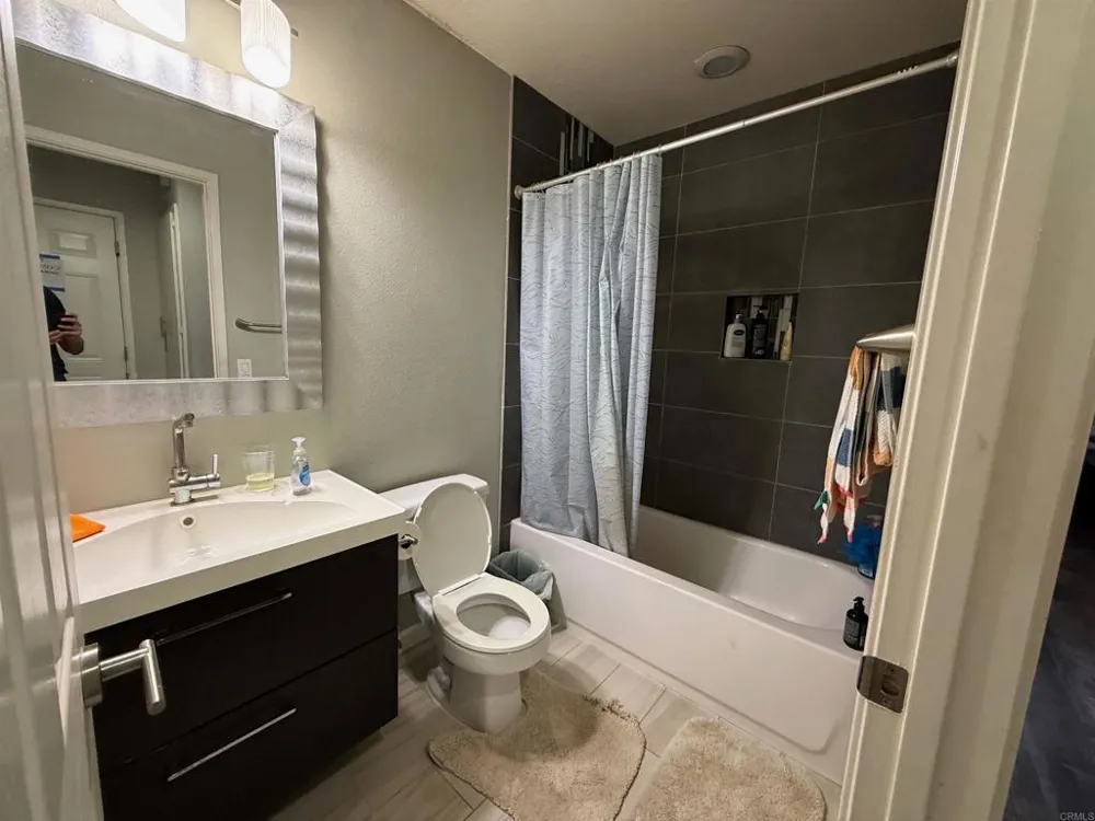 10480 Greenford Drive San Diego, CA 92126