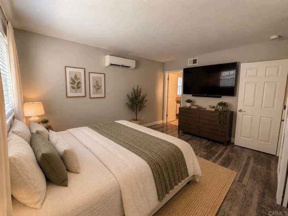 10480 Greenford Drive San Diego, CA 92126