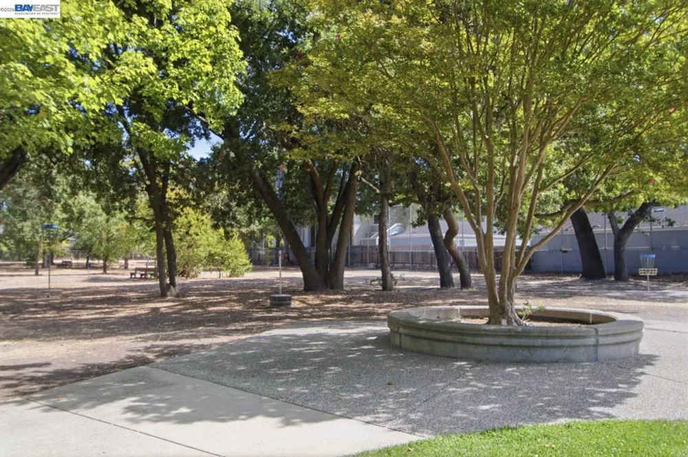 2627 Oak Rd #B Walnut Creek, CA 94597