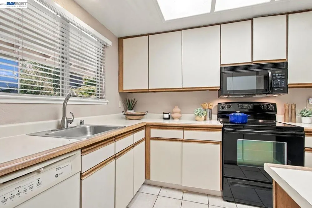2627 Oak Rd #B Walnut Creek, CA 94597