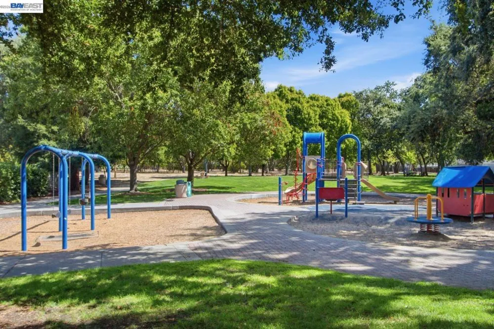 2627 Oak Rd #B Walnut Creek, CA 94597