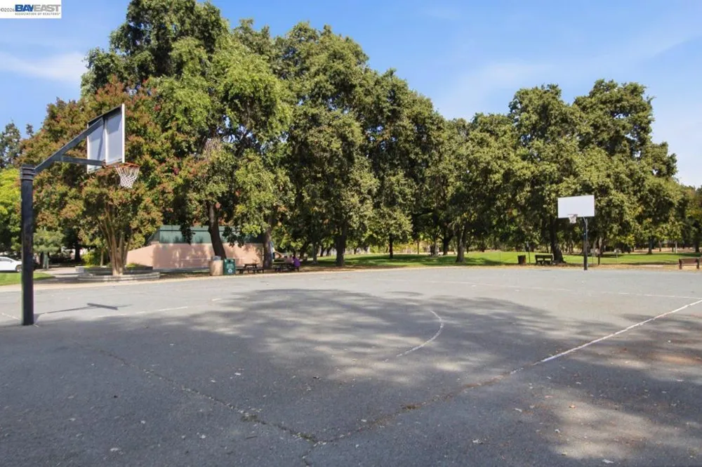 2627 Oak Rd #B Walnut Creek, CA 94597