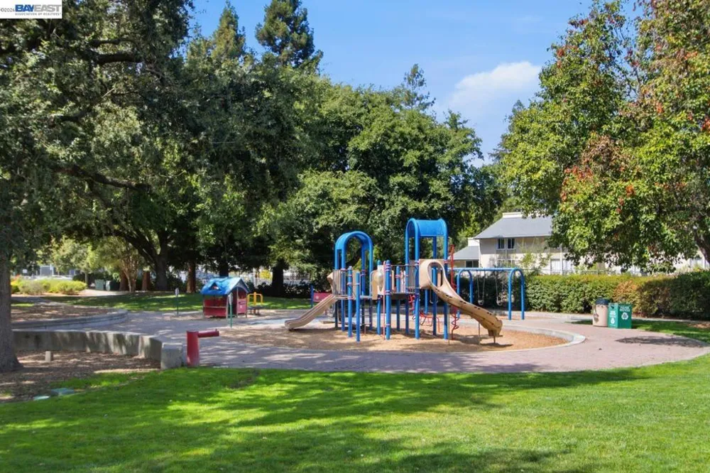 2627 Oak Rd #B Walnut Creek, CA 94597