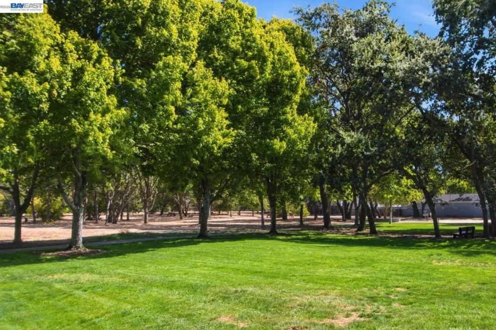 2627 Oak Rd #B Walnut Creek, CA 94597