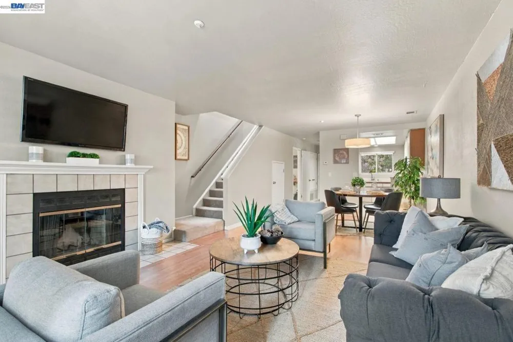 2627 Oak Rd #B Walnut Creek, CA 94597