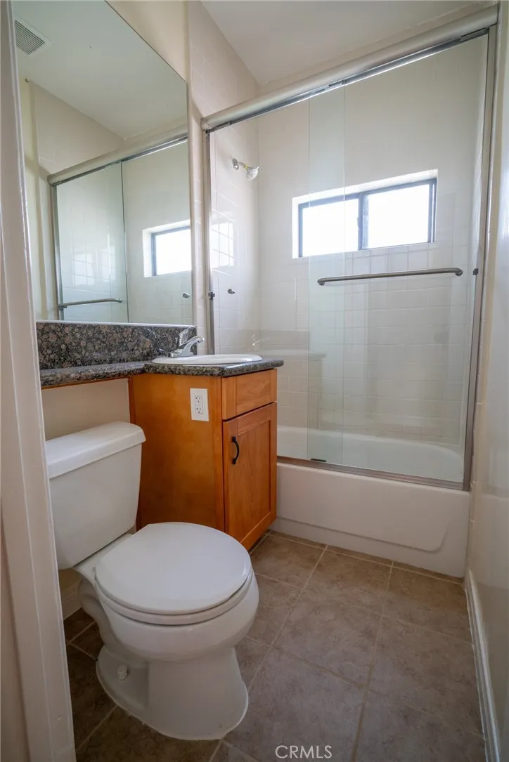 2059 Cedar Avenue Long Beach, CA 90806