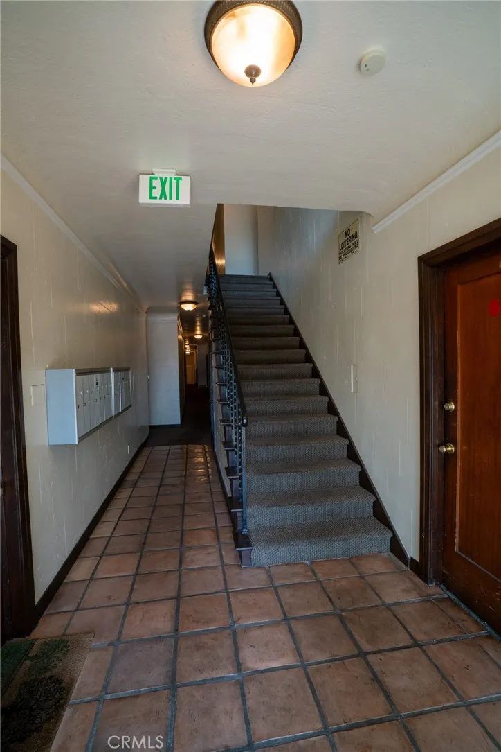 2059 Cedar Avenue Long Beach, CA 90806