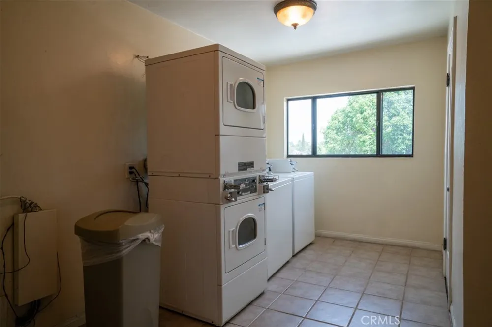 2059 Cedar Avenue Long Beach, CA 90806