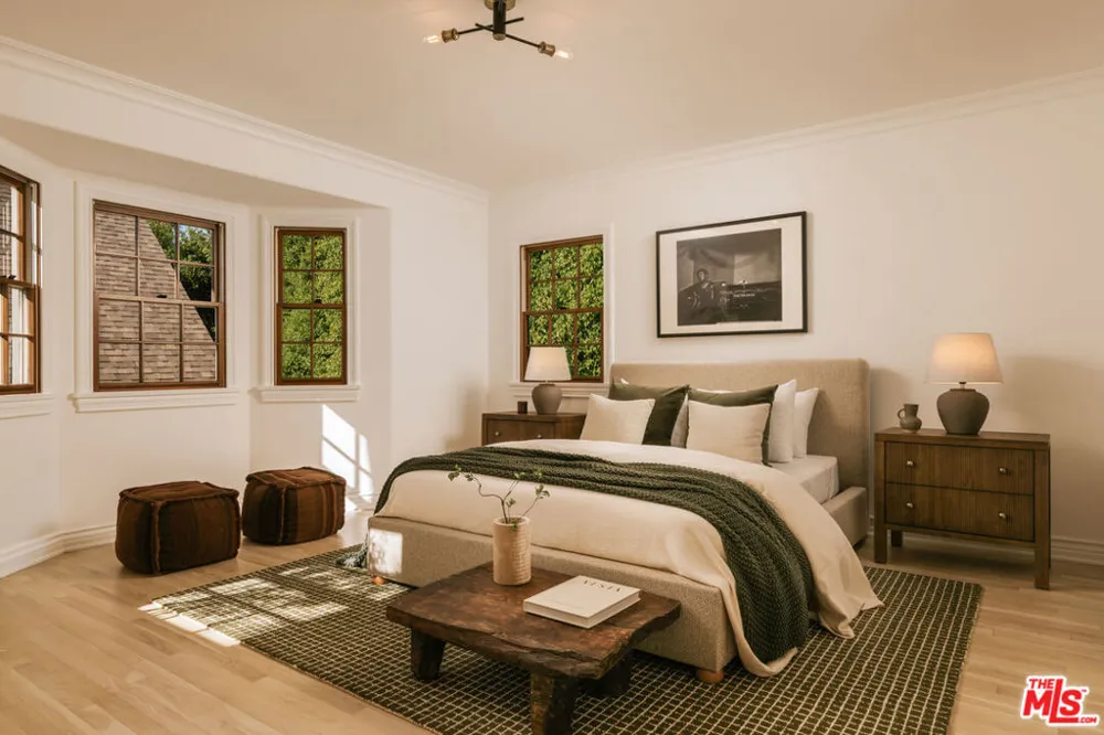 12225 Falkirk Lane Los Angeles, CA 90049