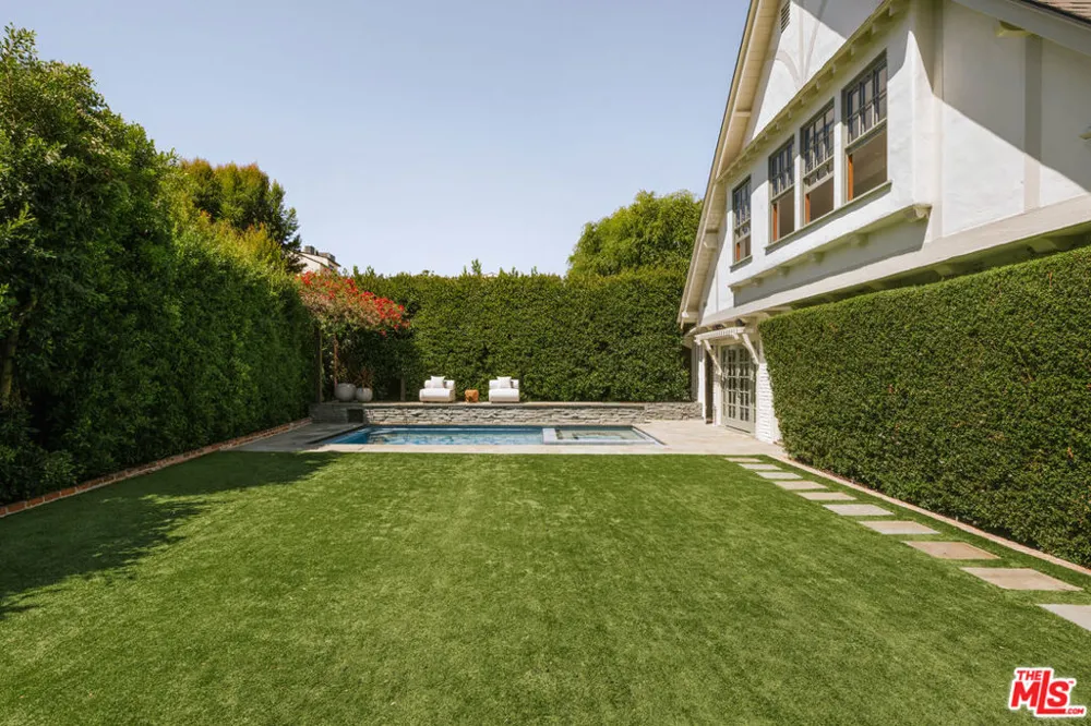 12225 Falkirk Lane Los Angeles, CA 90049