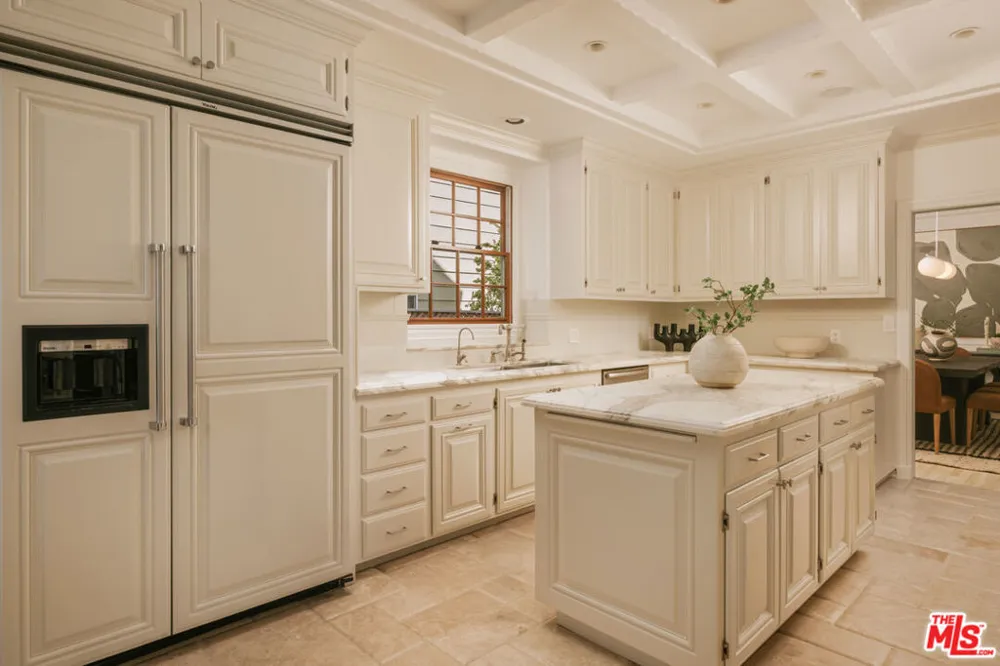 12225 Falkirk Lane Los Angeles, CA 90049