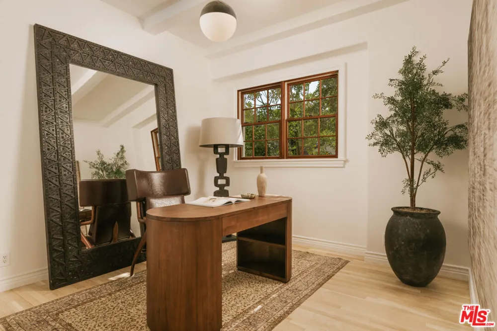 12225 Falkirk Lane Los Angeles, CA 90049