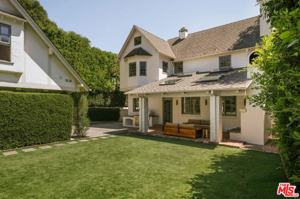 12225 Falkirk Lane Los Angeles, CA 90049