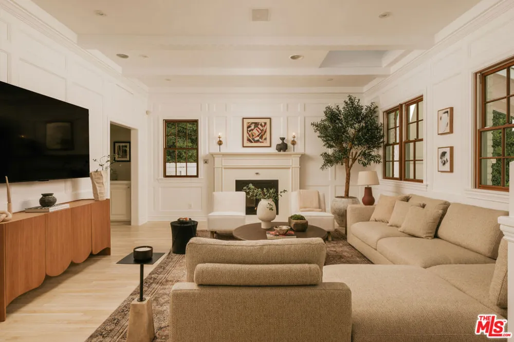 12225 Falkirk Lane Los Angeles, CA 90049