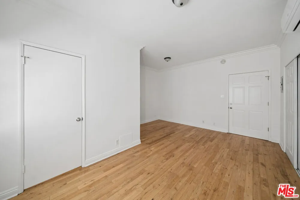 1811 Wilcox Avenue #9 Hollywood, CA 90028