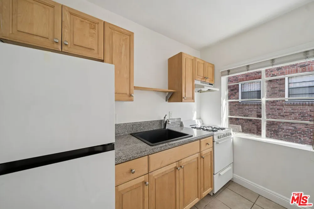 1811 Wilcox Avenue #9 Hollywood, CA 90028