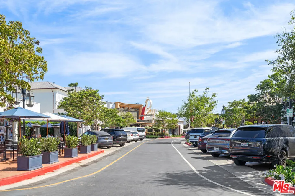 14738 Whitfield Avenue Los Angeles, CA 90272