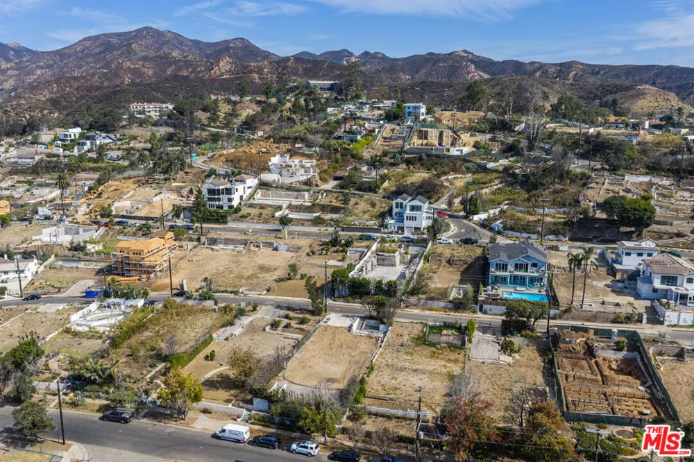 14738 Whitfield Avenue Los Angeles, CA 90272