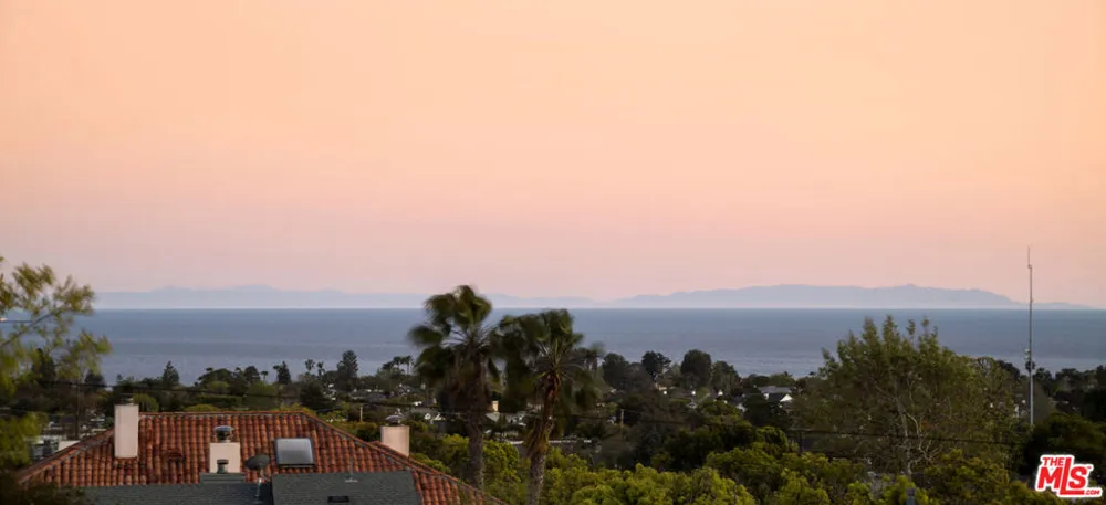 14738 Whitfield Avenue Los Angeles, CA 90272