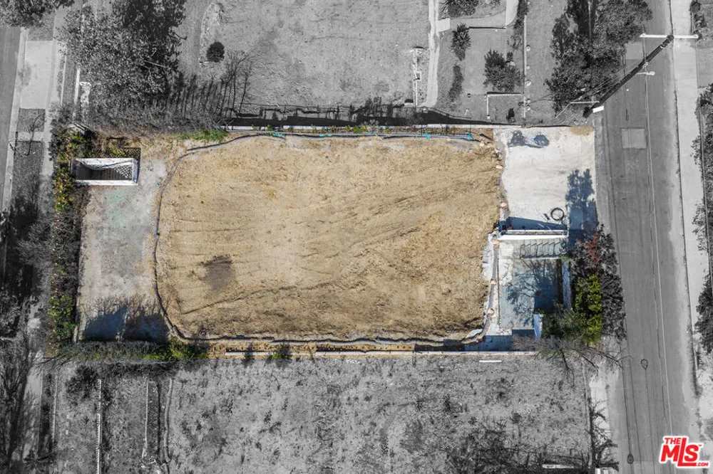 14738 Whitfield Avenue Los Angeles, CA 90272
