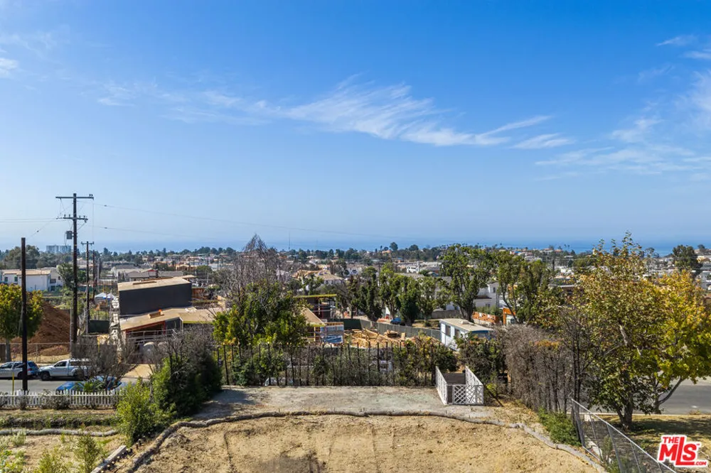 14738 Whitfield Avenue Los Angeles, CA 90272