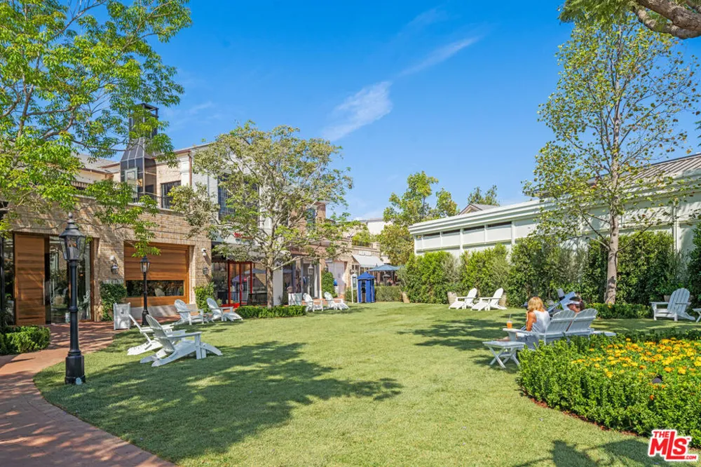 14738 Whitfield Avenue Los Angeles, CA 90272