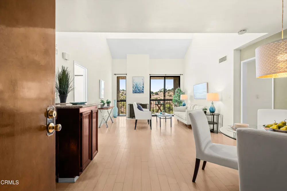 4239 Via Arbolada #308 Los Angeles, CA 90042
