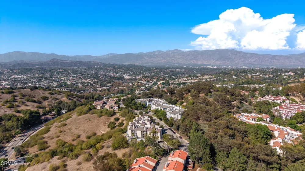 4239 Via Arbolada #308 Los Angeles, CA 90042