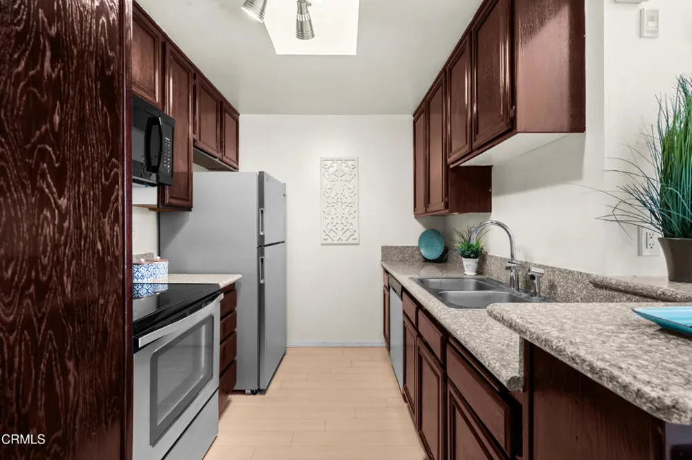 4239 Via Arbolada #308 Los Angeles, CA 90042