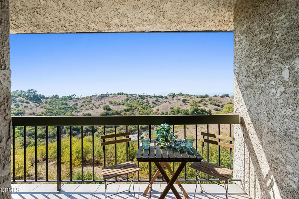 4239 Via Arbolada #308 Los Angeles, CA 90042