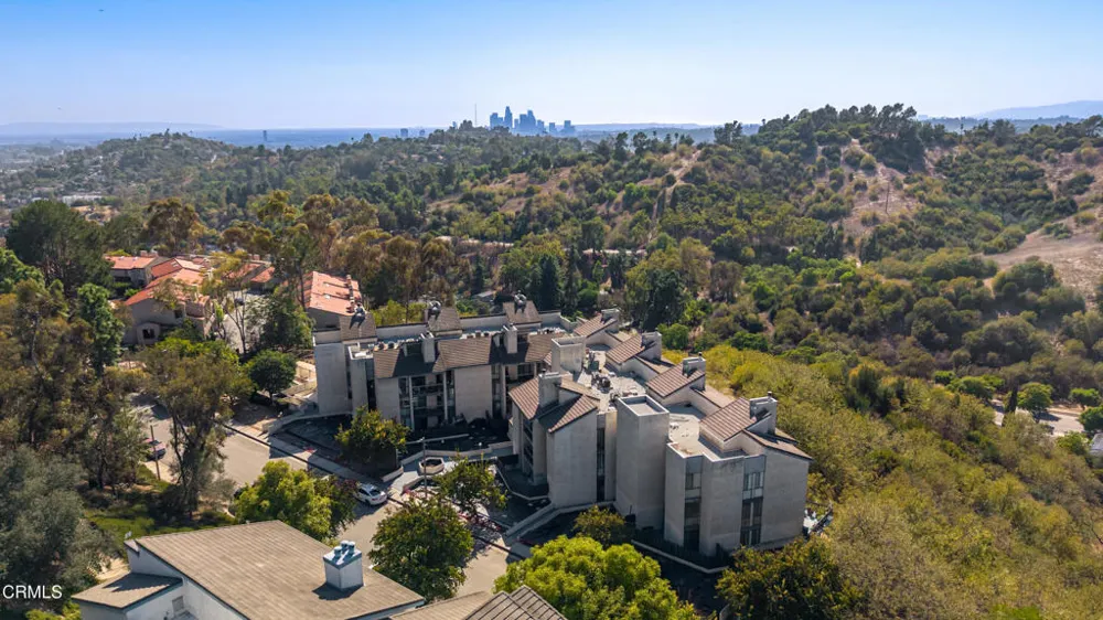 4239 Via Arbolada #308 Los Angeles, CA 90042